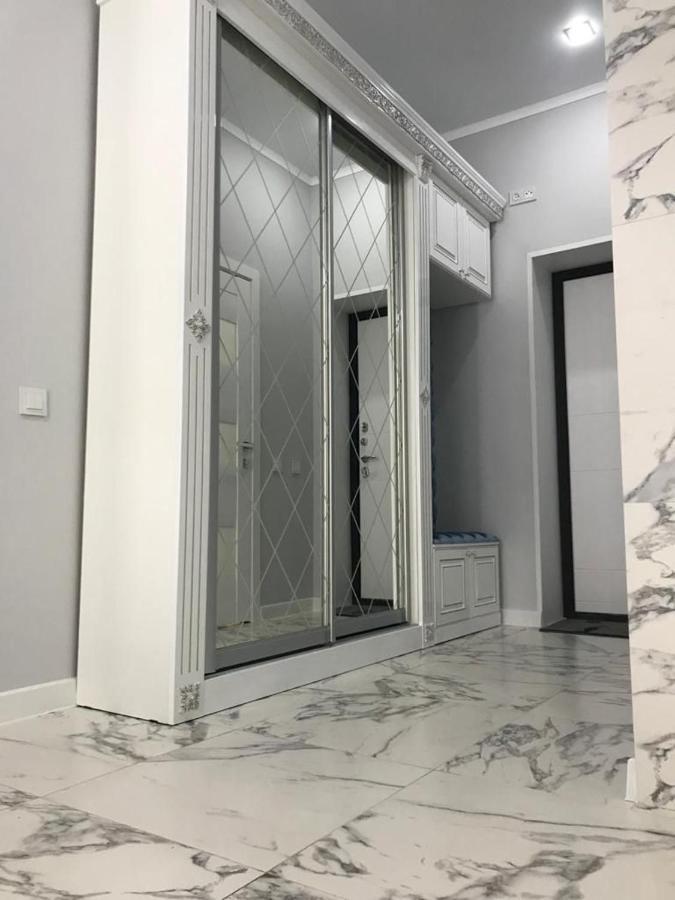 Люкс Апартаменты На Назарбаева Uralsk Exterior foto